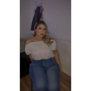 Meet your Posher, Daniela